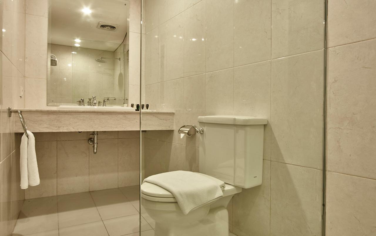 President Executive Club Hotel Cikarang Eksteriør billede