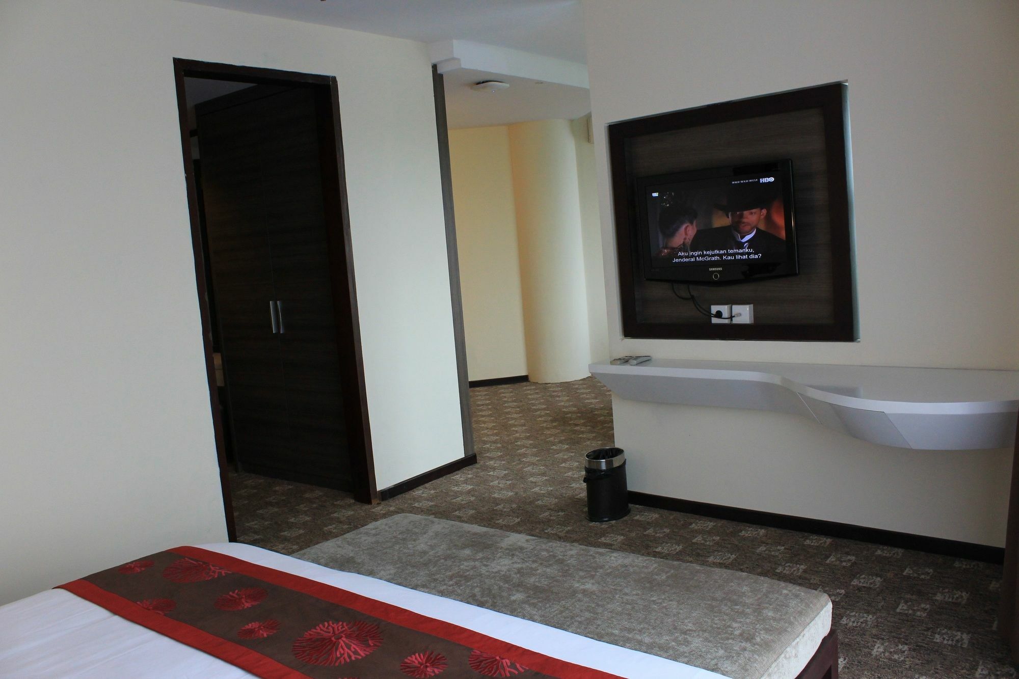 President Executive Club Hotel Cikarang Eksteriør billede