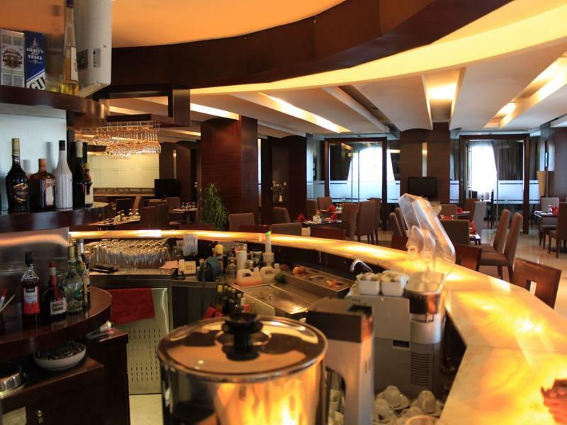 President Executive Club Hotel Cikarang Eksteriør billede